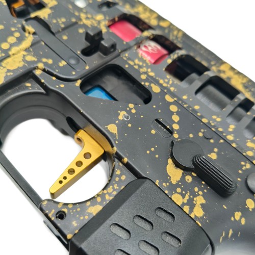 (SEGUNDA MANO) - FUSIL SPEEDSOFT WATC CUSTOM SEMI NUEVO - NEGRO & DORADO